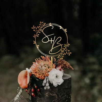 Wreath cake topper for wedding, Initial cake topper for Rustic wedding decor, Custom cake topper bride and groom